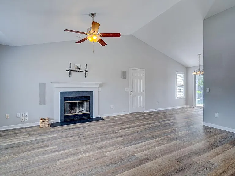 305 Hixon Pl — Photo 14