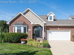 398 Delmar Ct, Highland, MI 48357