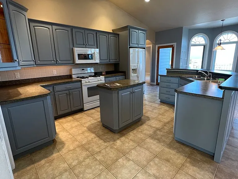 1124 Alta Vista Dr — Photo 9