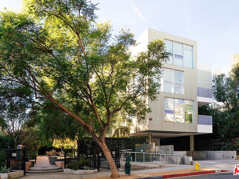 1st image of 1351 Havenhurst Dr #Penthouse 1