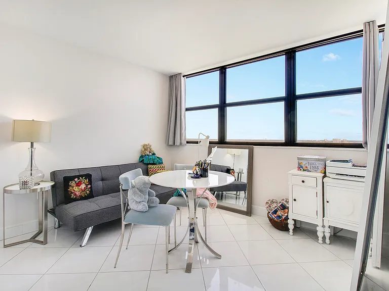 5600 N Flagler Dr #107 — Photo 11