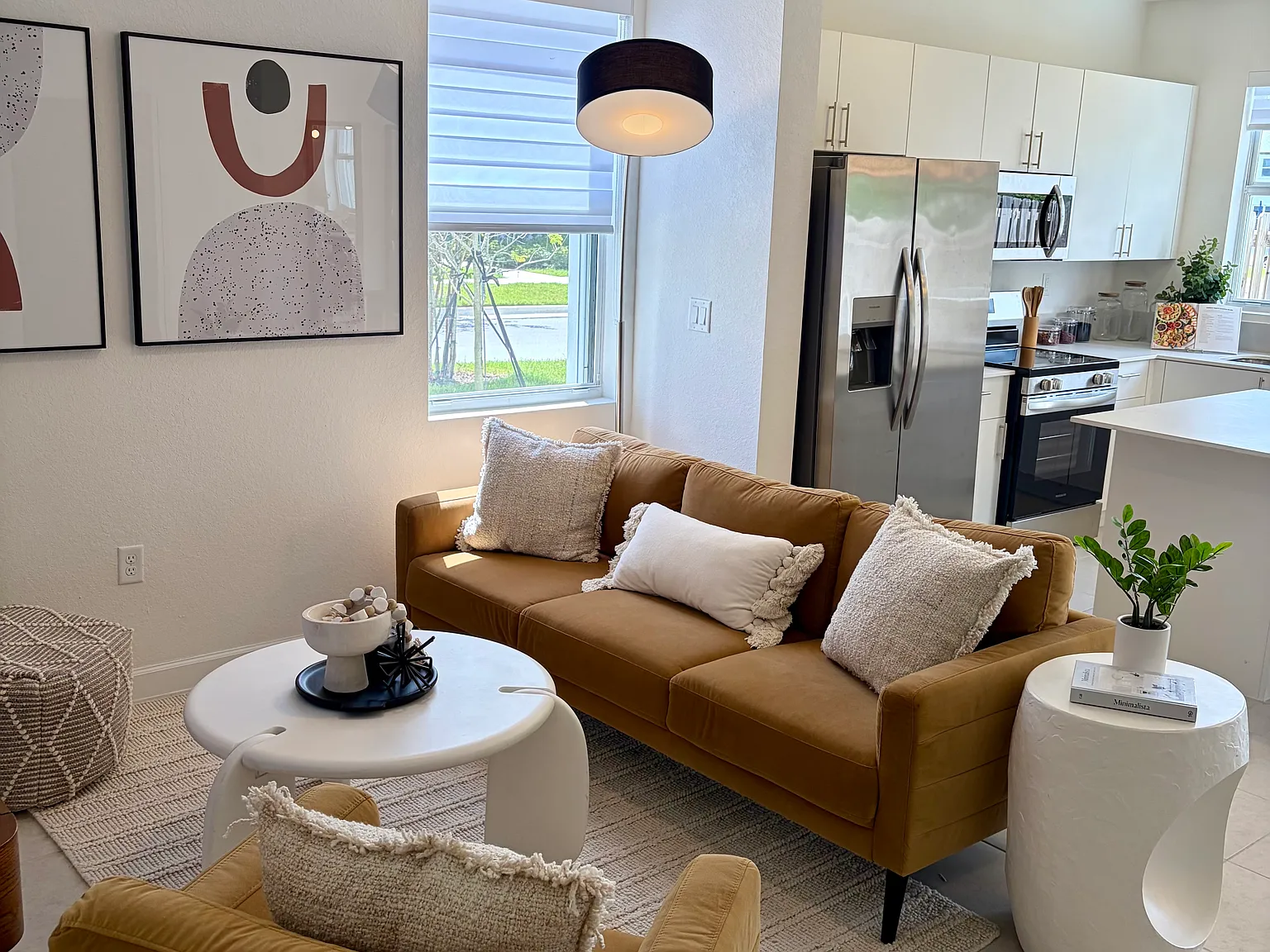 3 bed, 1330 sqft, $2,300 — Photo 2