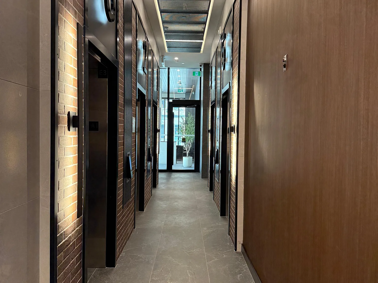 2 bed, $1,950 — Photo 2