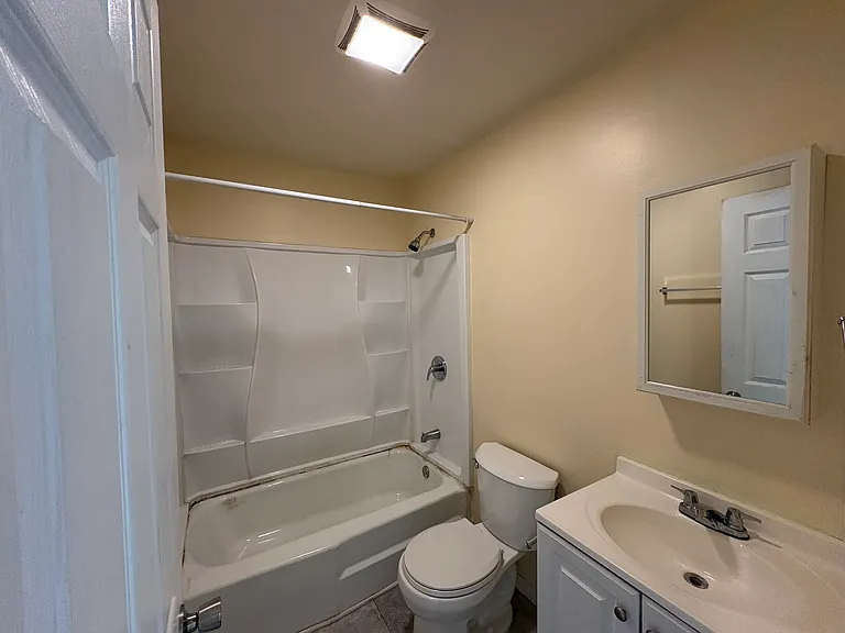 820 Mobile St #A — Photo 4