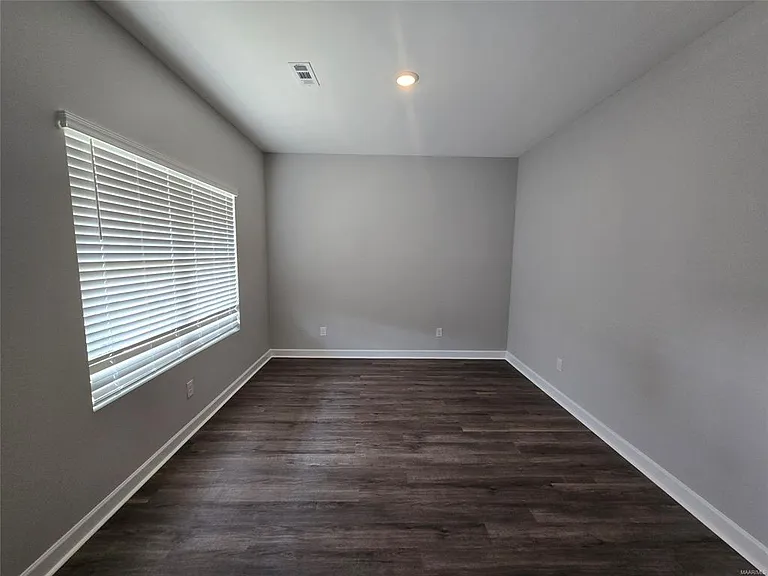 1010 Garden Ln — Photo 6