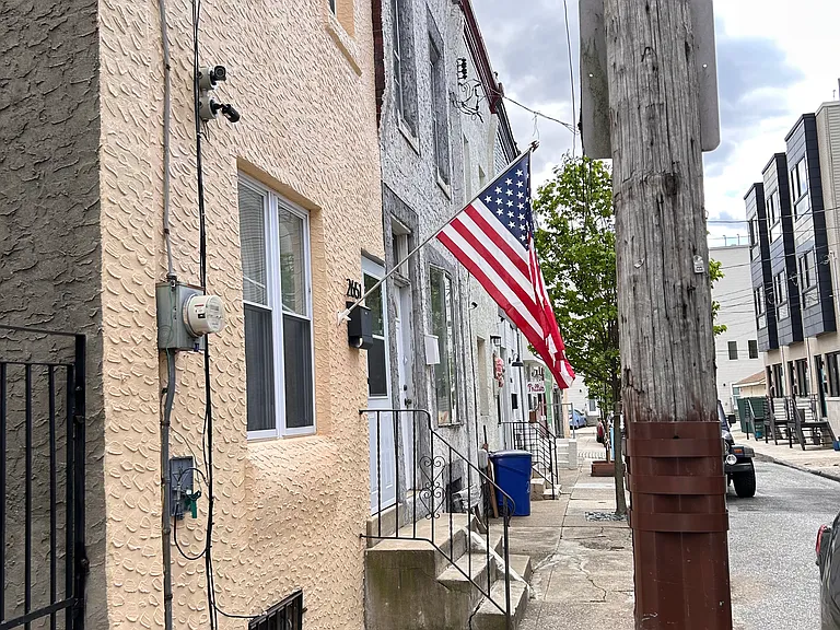 Agate St — Photo 4