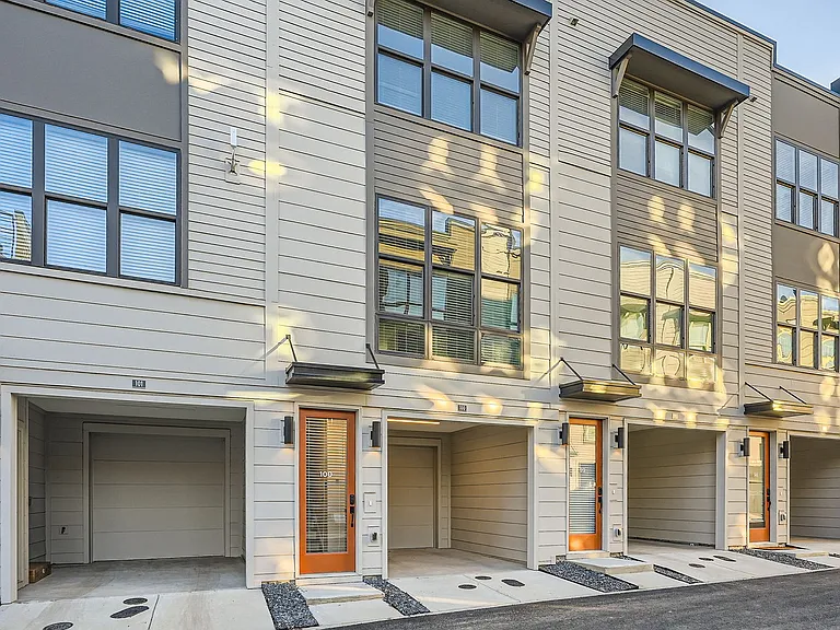 EastWood Townhomes — Photo 37