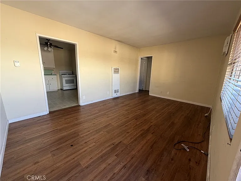 7601 N Hollywood Way — Photo 7