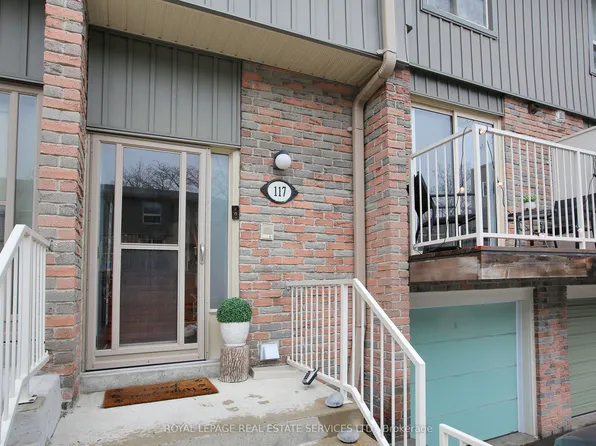 60 Hanson Rd #117, Mississauga, ON L5B 2P6