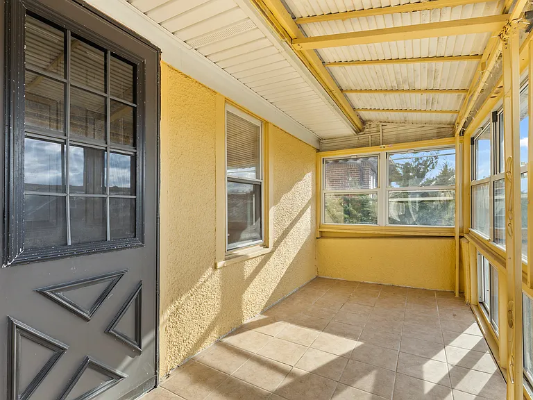 264 Laurelton Blvd #2 — Photo 22