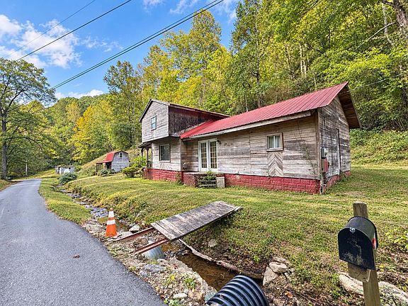 3rd image of 6728 Strait Hollow Rd