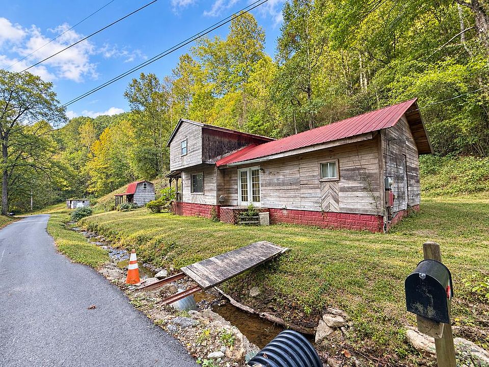 3rd image of 6728 Strait Hollow Rd