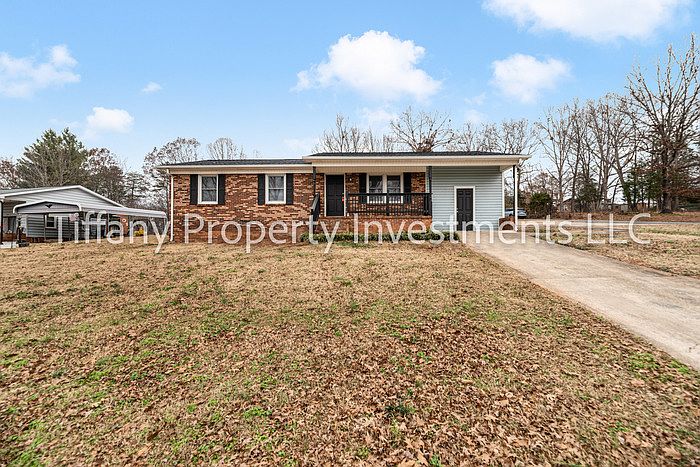 1st image of 2100 Green Oak Dr