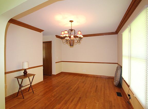 3rd image of 632 Lake Shore Blvd