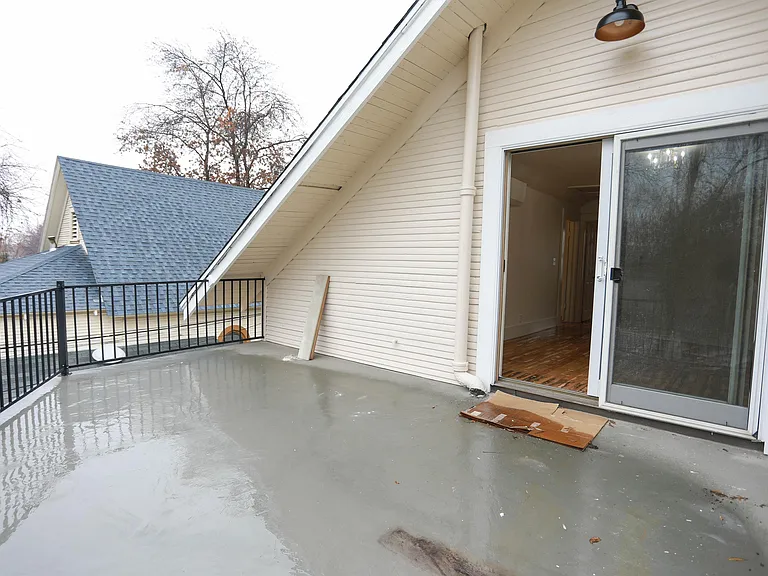 1012 Broadway St #2 — Photo 23