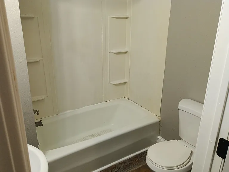 111 Elizabeth St — Photo 6