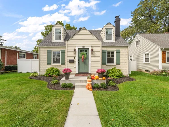 315 Holton Rdg, Crown Point, IN 46307