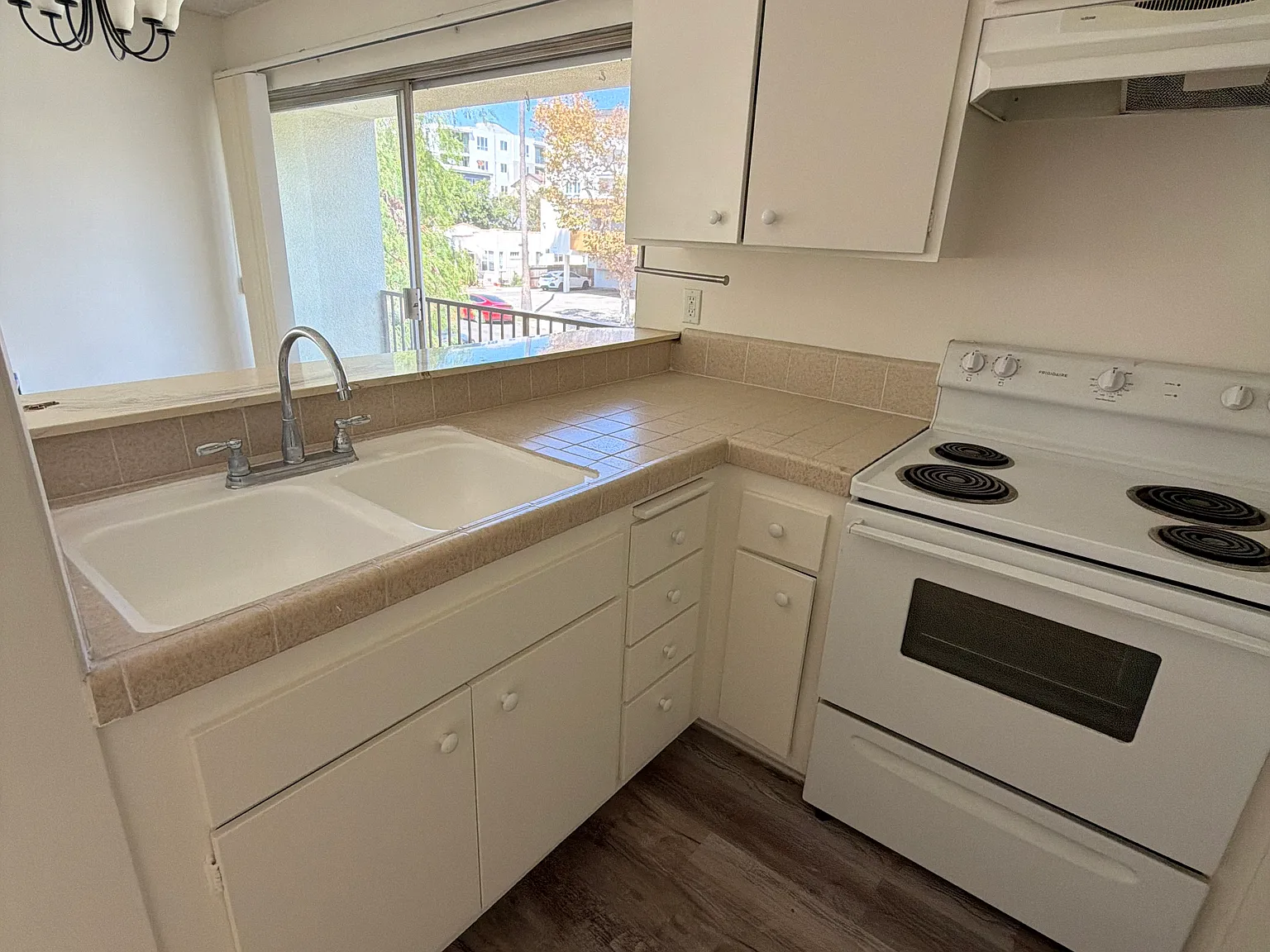 3667 Dunn Dr — Photo 4