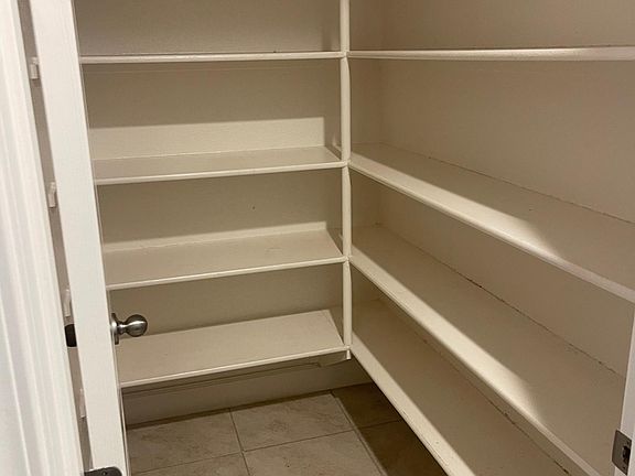 5th image of 1423 Skibbereen Way