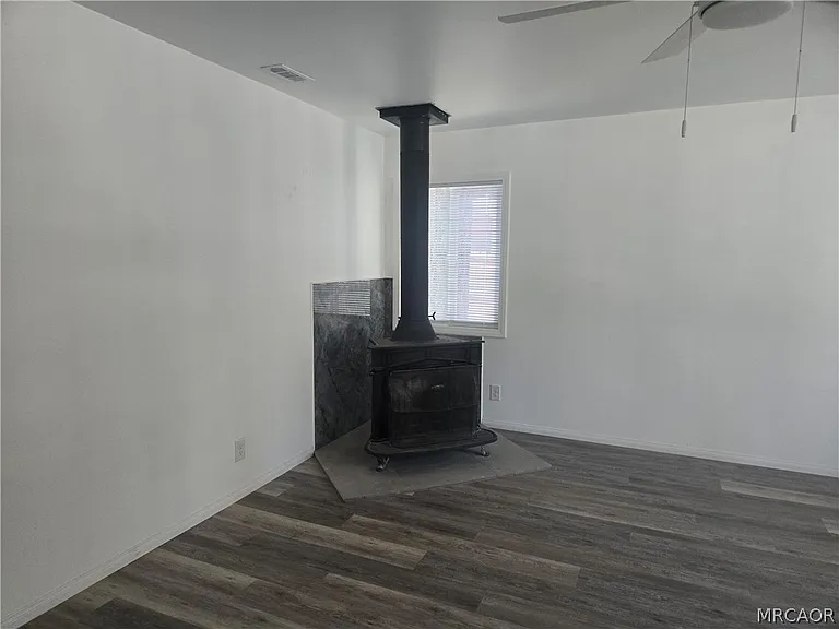 308 E Sherwood Blvd — Photo 2