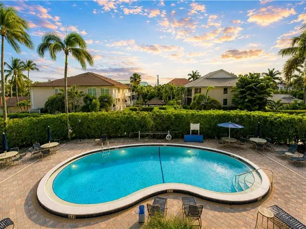 1050 6th ST S #1050, NAPLES, FL 34102