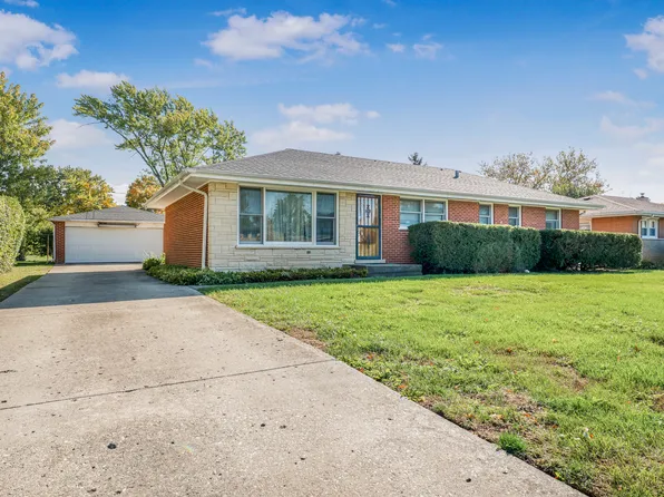 461 Springhill Dr, Roselle, IL 60172