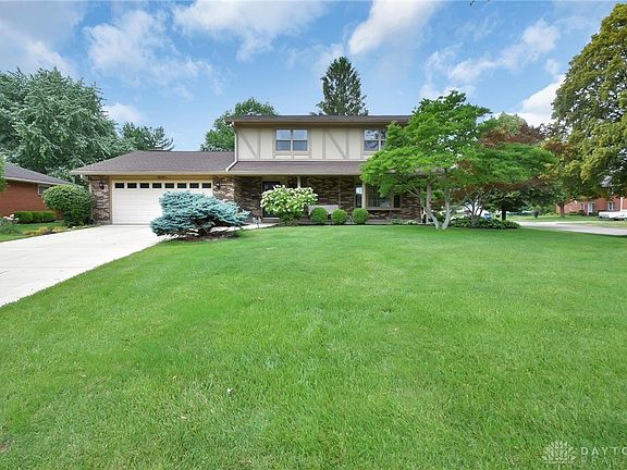 3rd image of 1290 Crestview Dr