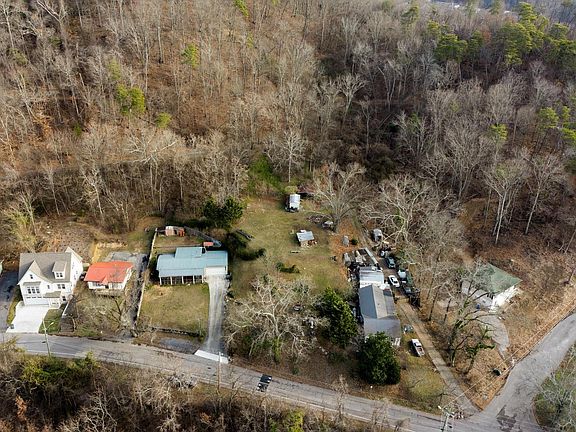 4th image of 710 Pine Ridge Rd