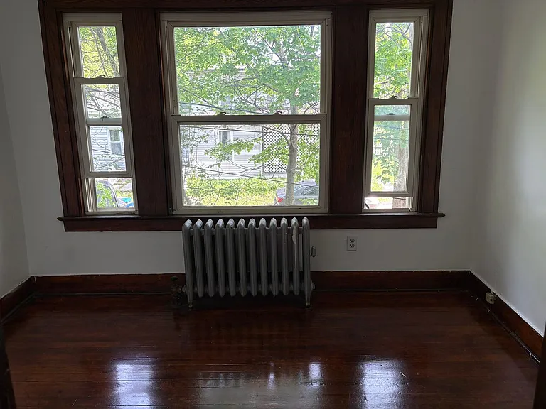 195 Francis Ave — Photo 8