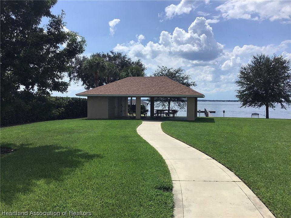 2nd image of 481 Sunset Pointe Dr