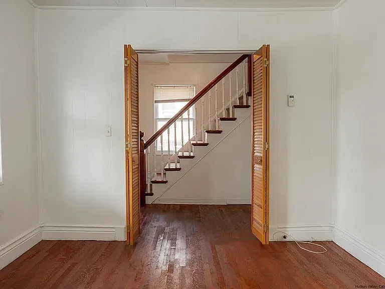 82 Prospect St — Photo 3