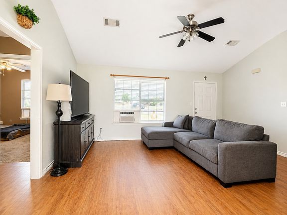 3rd image of 708 David Ln