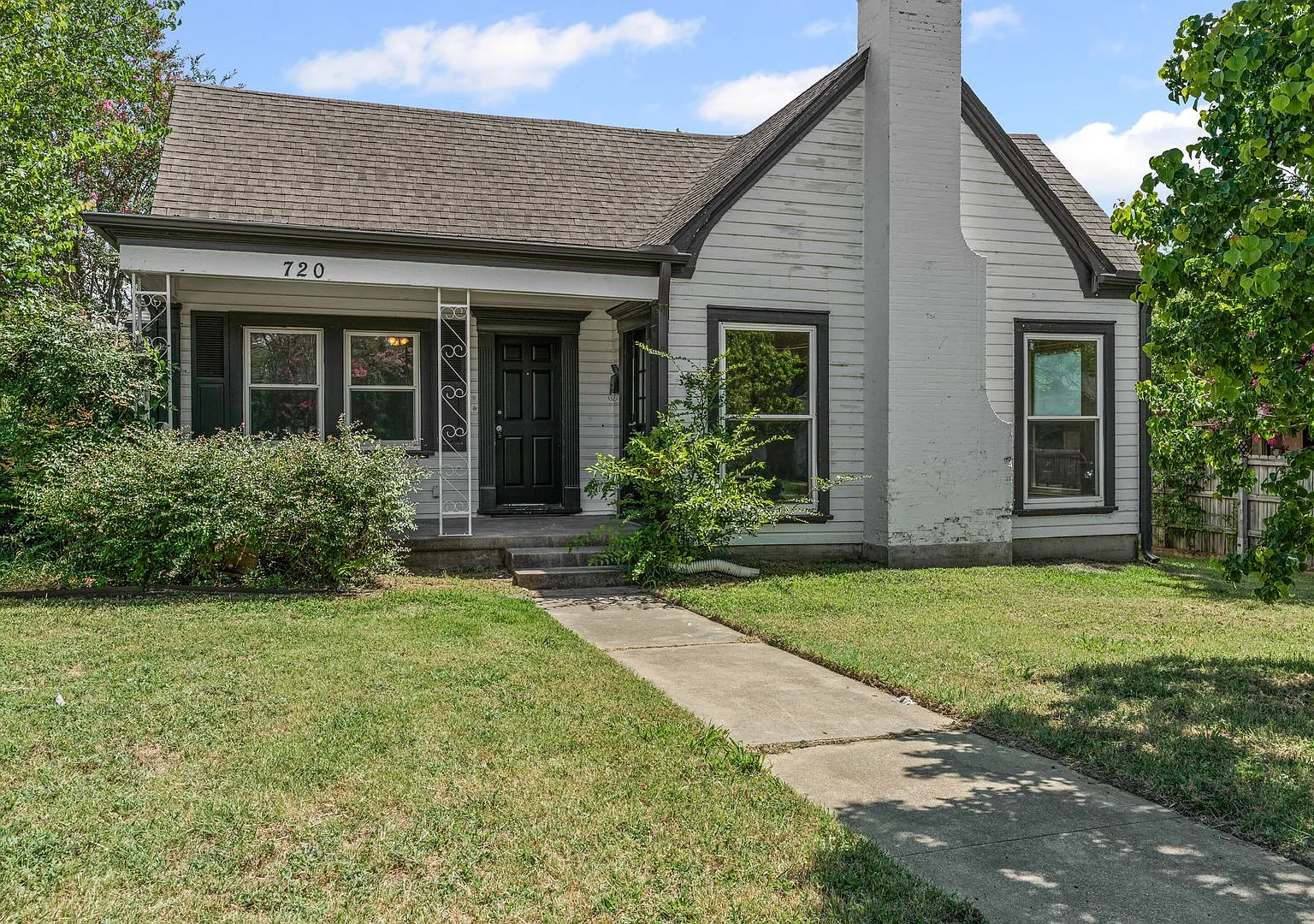 Historic Charm in Hillsboro! — Photo 2
