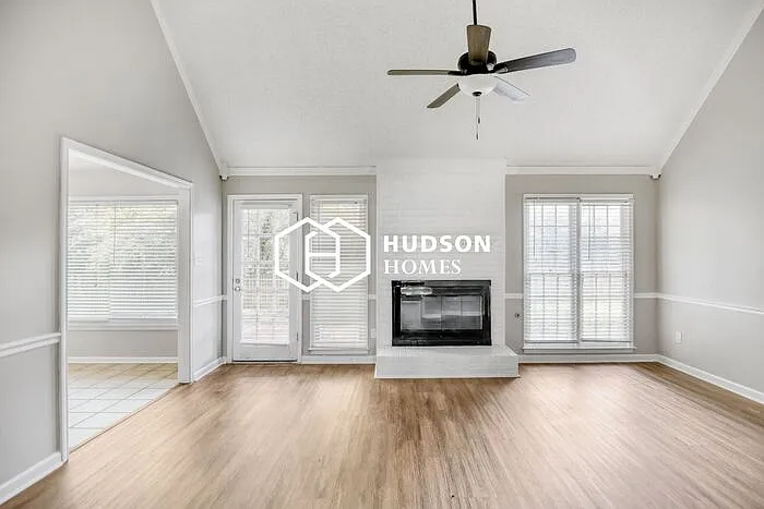 3 bed, 2.0 bath, 1699 sqft, $1,649 — Photo 4