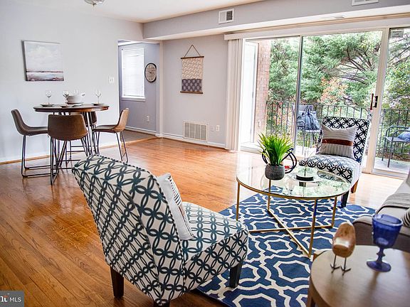 5th image of 1805 William St Unit 107