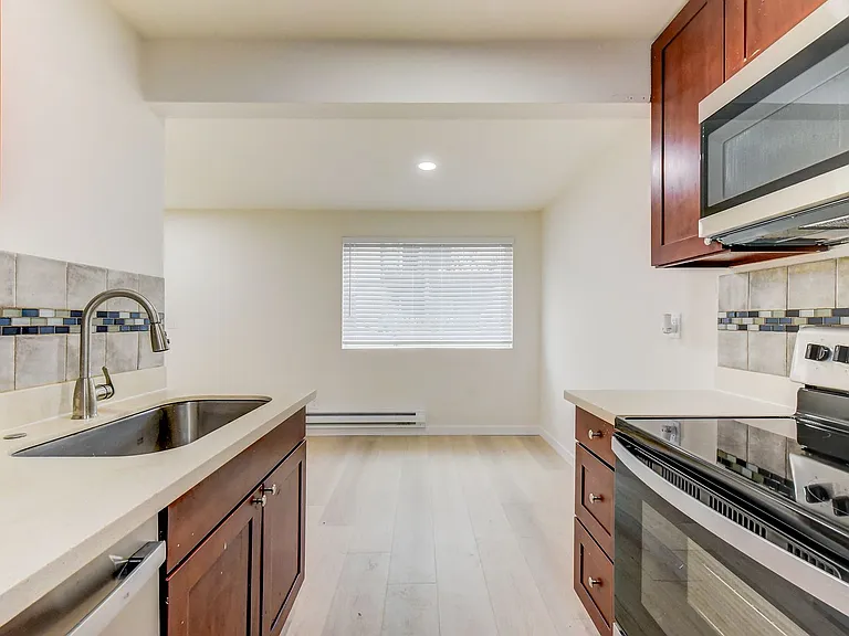 1605 Maple Ln #B — Photo 3