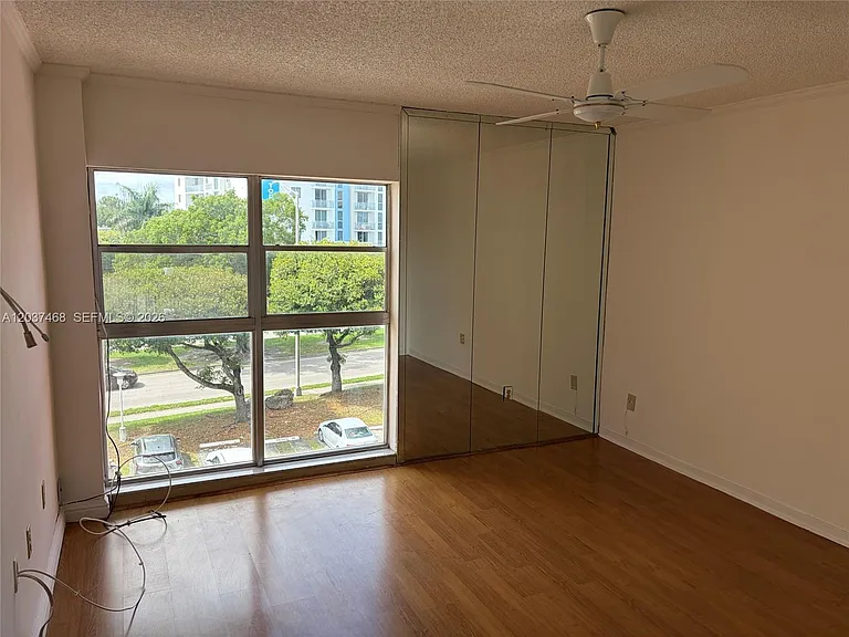8775 Park Blvd #406 — Photo 14