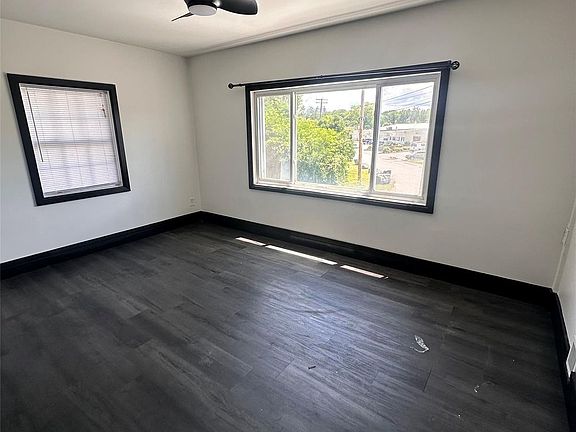 4th image of 152 Smith St Floor 2