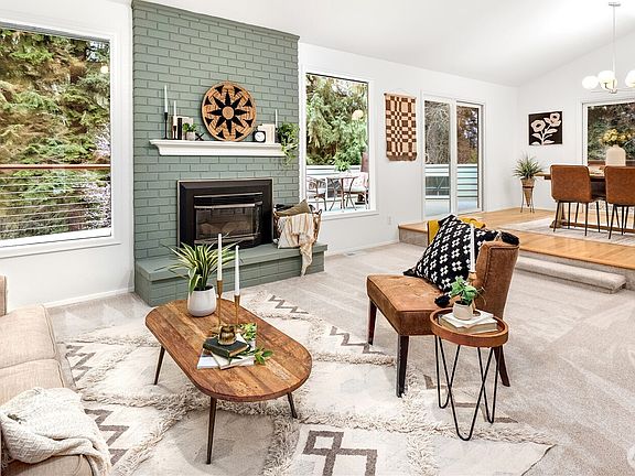 3rd image of 15727 Cascadian Way