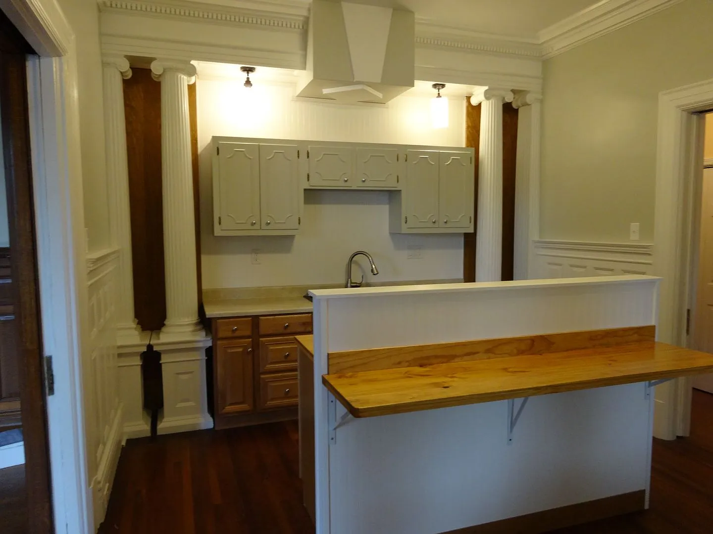 220 Graham Street — Photo 2