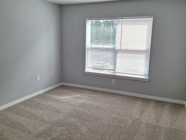 Bierhaus Flats Apartments — Photo 4