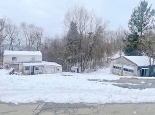 3064 Sylvan Rd, Ambridge, PA 15003