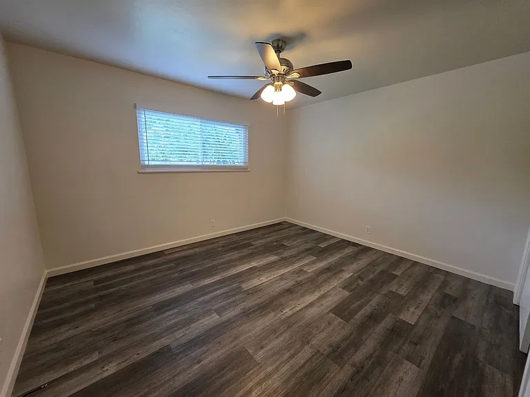 Bowen/Phelps Duplex — Photo 8