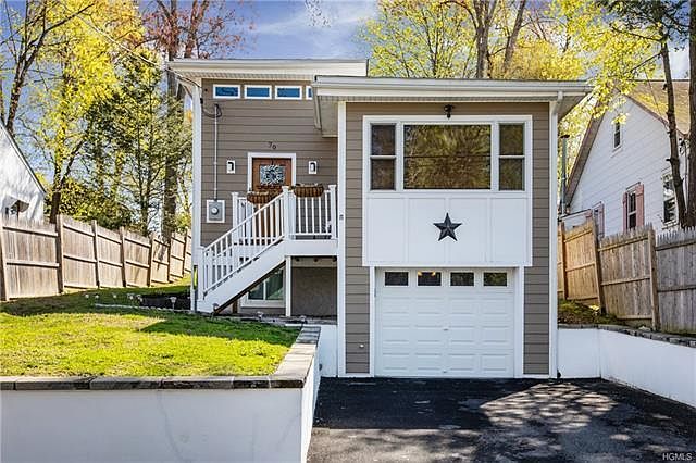 1st image of 70 Lake Dr