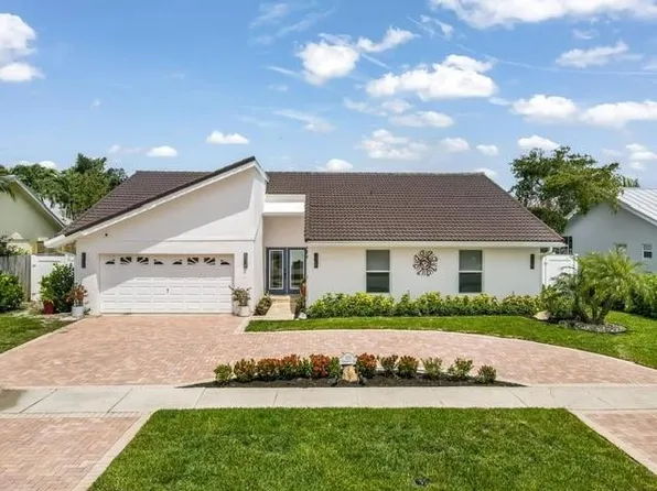 335 Sandalwood Lane, Boca Raton, FL 33487