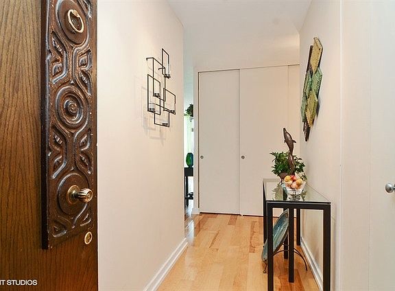 2nd image of 5855 N Sheridan Rd APT 23E
