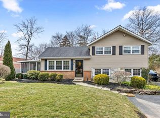 32 Schoolhouse Rd, Chalfont, PA 18914