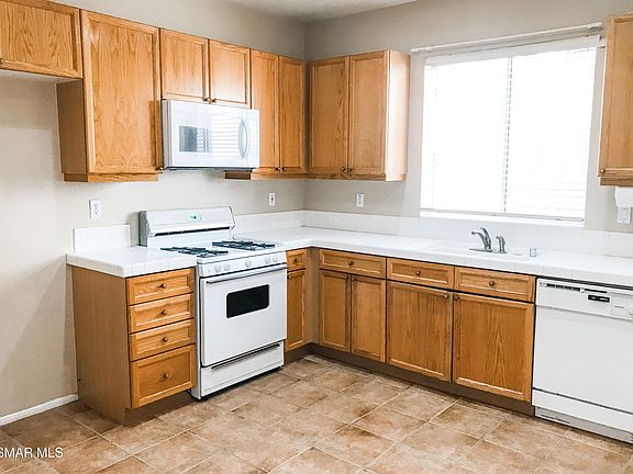 4th image of 293 Twilight Glen Ln