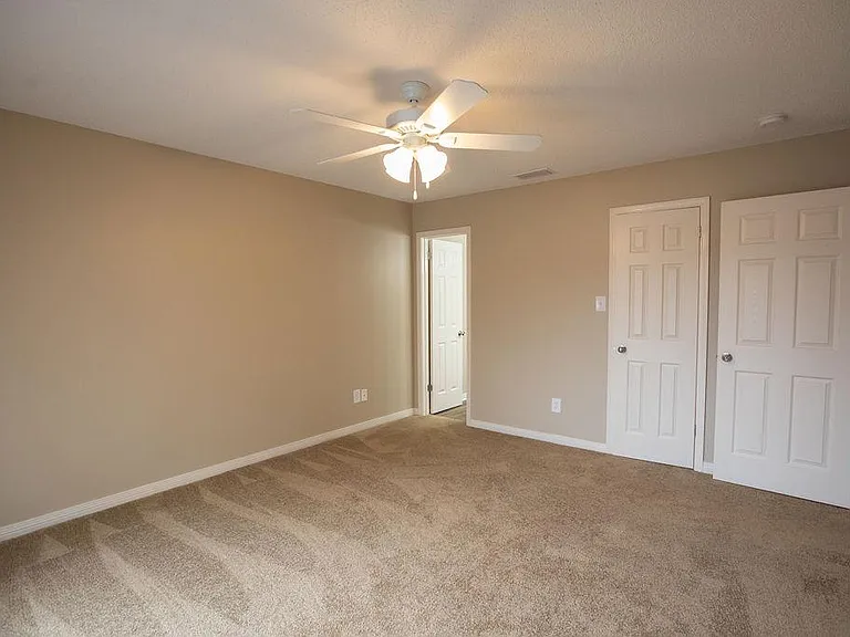 1220 Springfield Dr — Photo 19