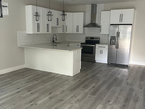 3rd image of 2045 27th Ave N